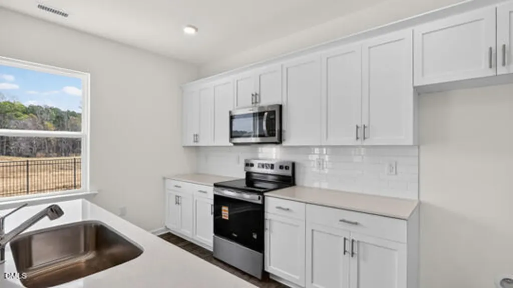 31 Saddle Mare Street Clayton NC 27520