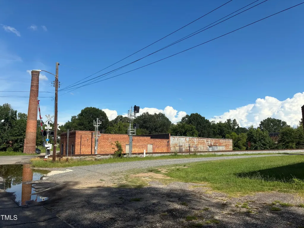 152, 155 E Chisolm Street Sanford NC 27330