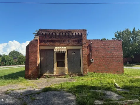 152, 155 E Chisolm Street Sanford NC 27330