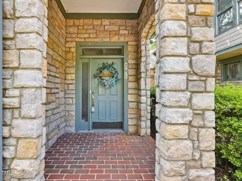 201 Presque Isle Lane Chapel Hill NC 27514