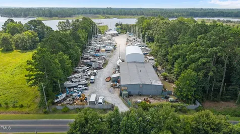 1038 Chinchilla Drive Bayboro NC 28515