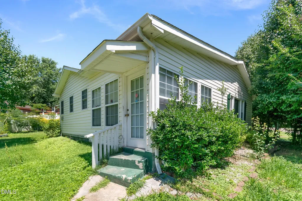 811 Queens Street NW Lenoir NC 28645