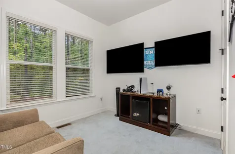 25 Cackling Way Zebulon NC 27597