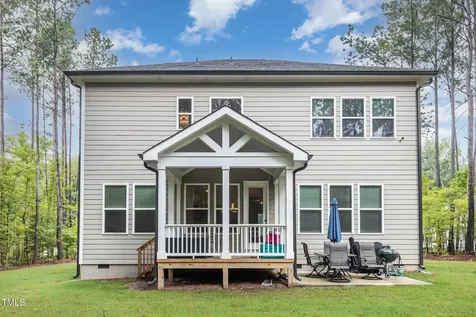 25 Cackling Way Zebulon NC 27597