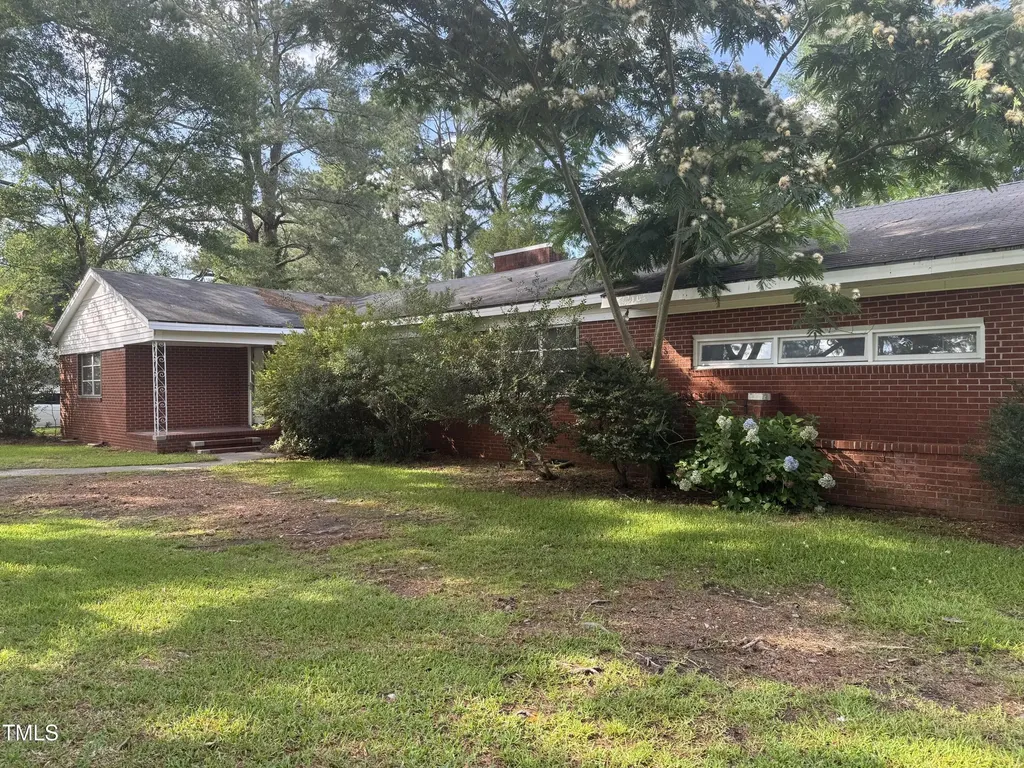324 S Bank Street Roper NC 27970
