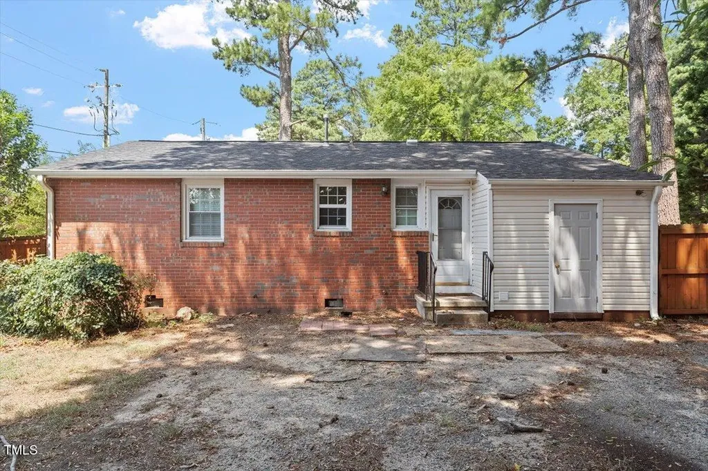 1621 Seminole Trail Raleigh NC 27609