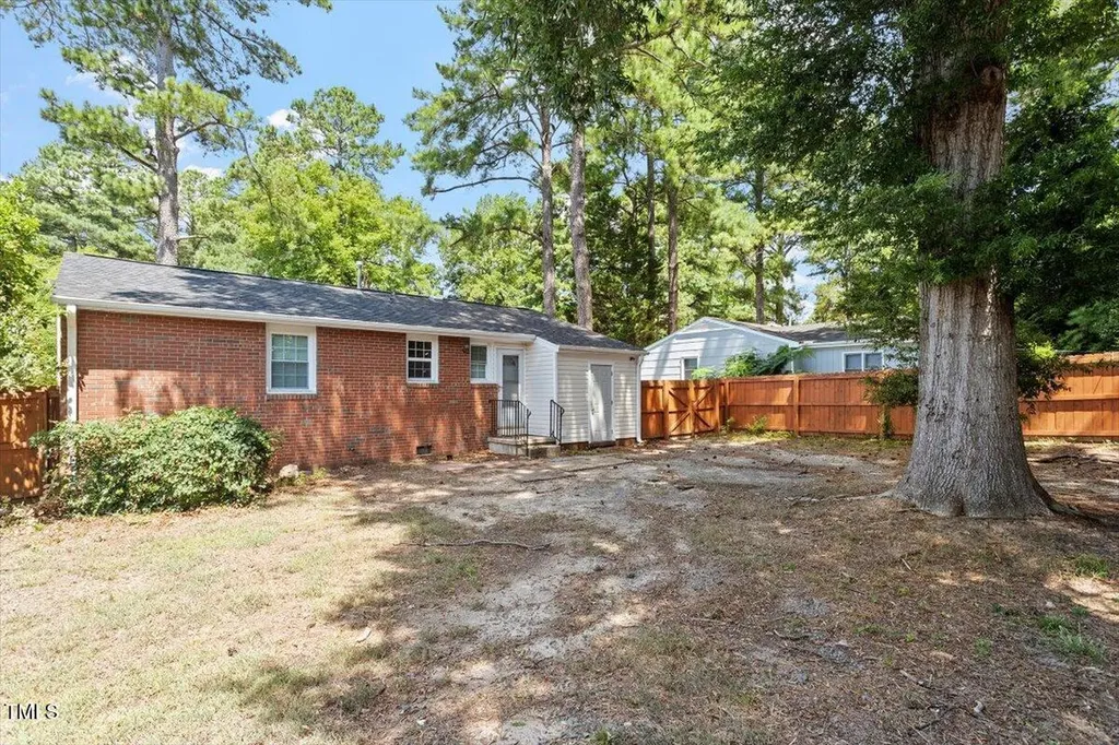 1621 Seminole Trail Raleigh NC 27609