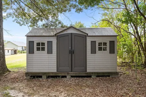 58 Eagle Road Coats NC 27521