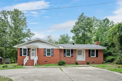 611 W James Street Lillington NC 27546
