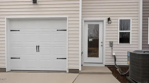 31 Rusling Leaf Drive Fuquay Varina NC 27526