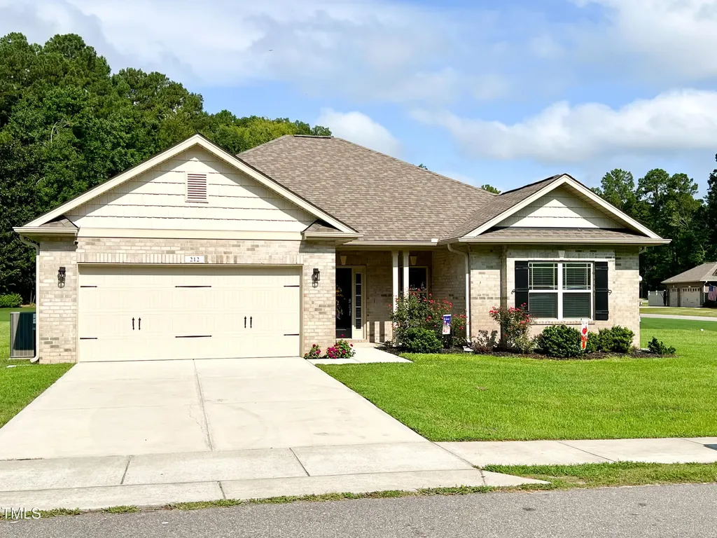212 Woodwater Circle Lillington NC 27546