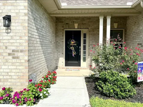 212 Woodwater Circle Lillington NC 27546
