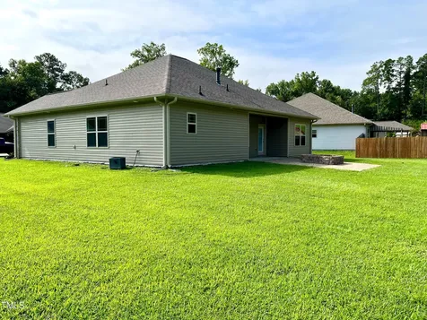 212 Woodwater Circle Lillington NC 27546