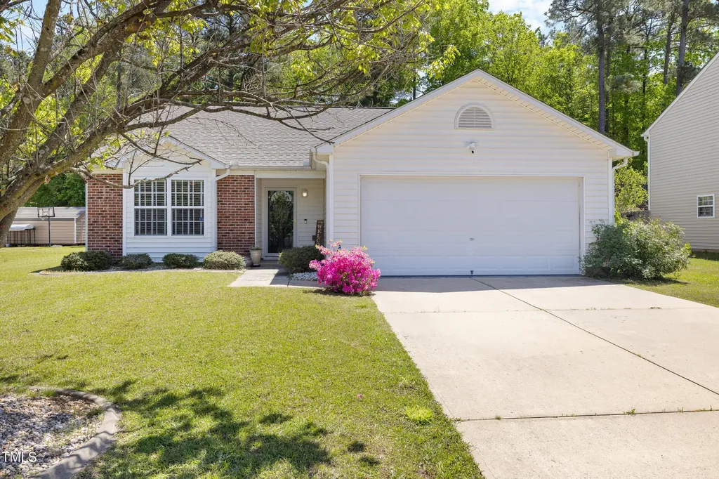 729 Golden Horseshoe Lane Sanford NC 27330