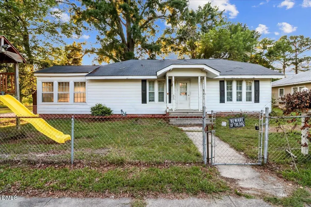 212 S Sixth Street Smithfield NC 27577
