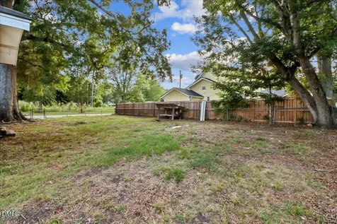212 S Sixth Street Smithfield NC 27577
