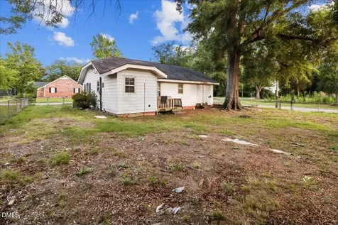 212 S Sixth Street Smithfield NC 27577