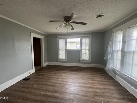 212 S Sixth Street Smithfield NC 27577