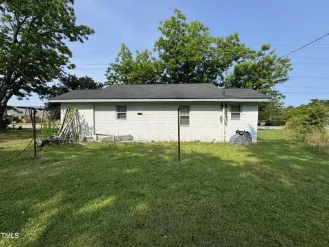 429 5th & Brogden Road Smithfield NC 27577