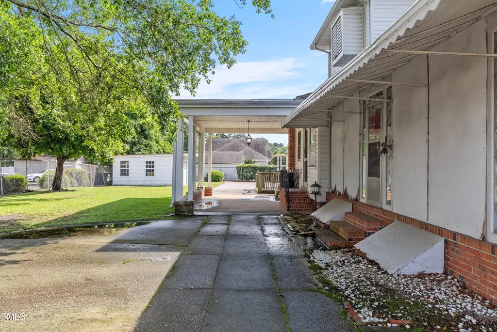 201 S Orange Avenue Dunn NC 28334