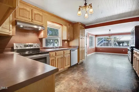 125 W Pine Street Pine Level NC 27568