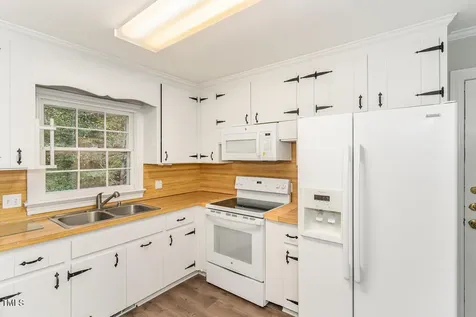 6824 Branton Drive Cary NC 27519
