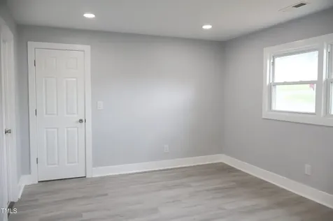 1016 Rauhut Street Burlington NC 27217