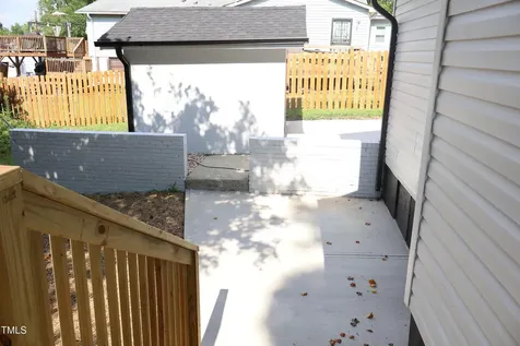 1016 Rauhut Street Burlington NC 27217