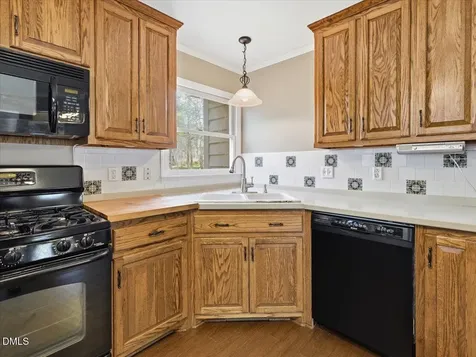 9 Pinecourt Drive Siler City NC 27344