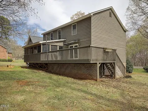 9 Pinecourt Drive Siler City NC 27344
