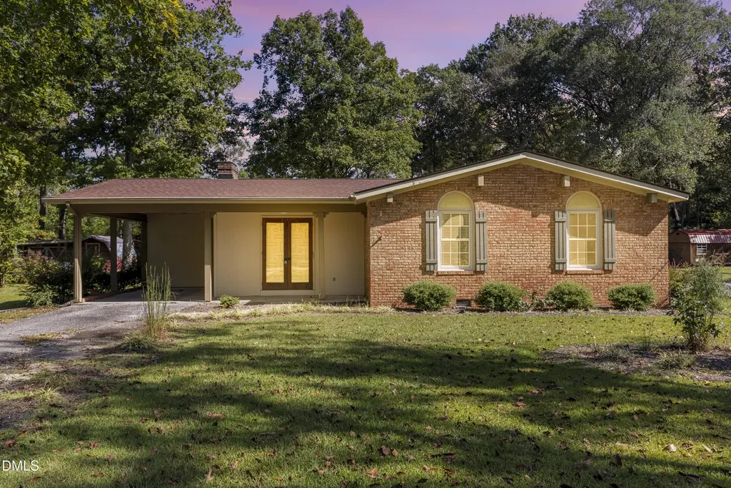 712 W J Street Erwin NC 28339
