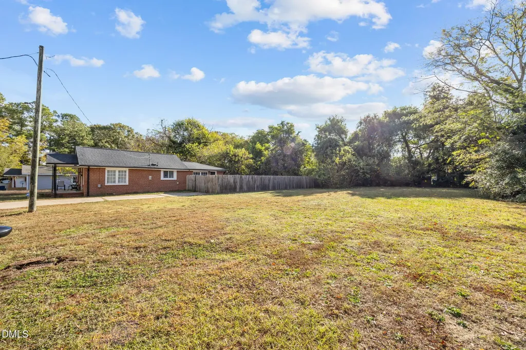 102 N Jackson Street Dunn NC 28334