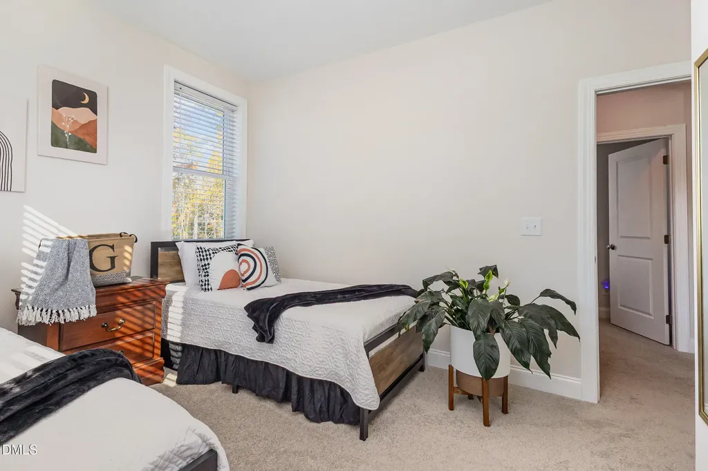 300 W Amber Oak Drive Selma NC 27576