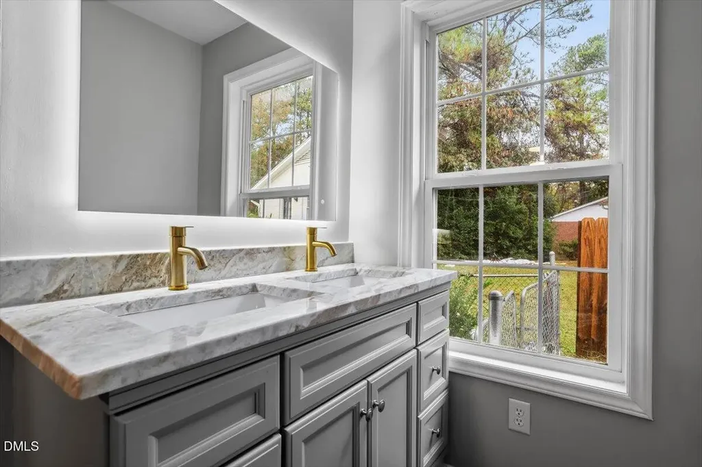 816 Peyton Street Raleigh NC 27610