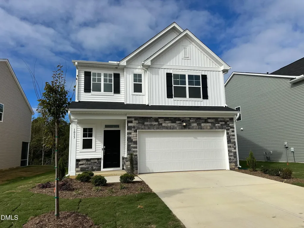 1033 Red Finch Way Angier NC 27501