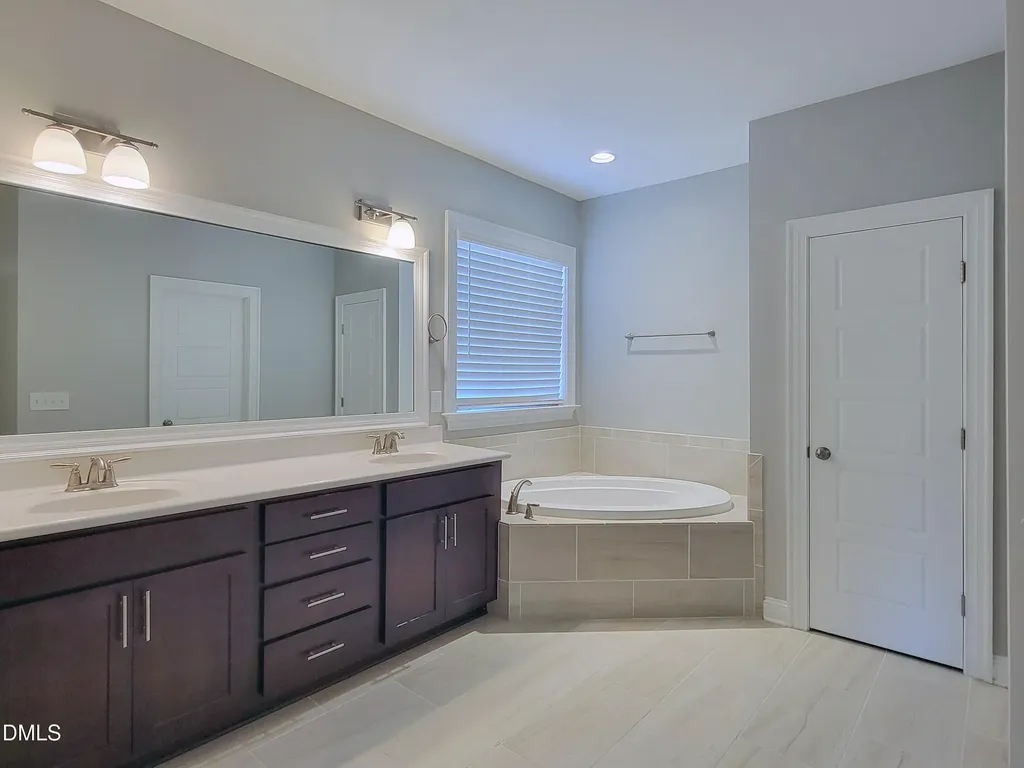 3320 Heathrowe Grove Court Fuquay Varina NC 27526