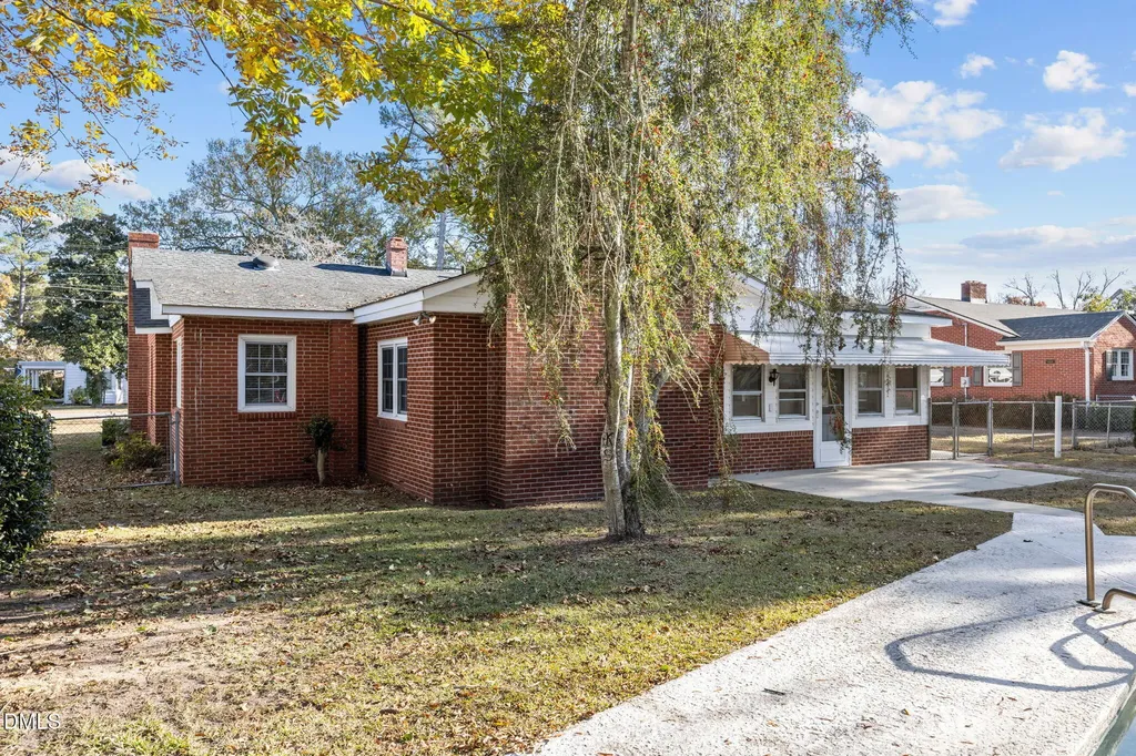 209 N Watauga Avenue Dunn NC 28334