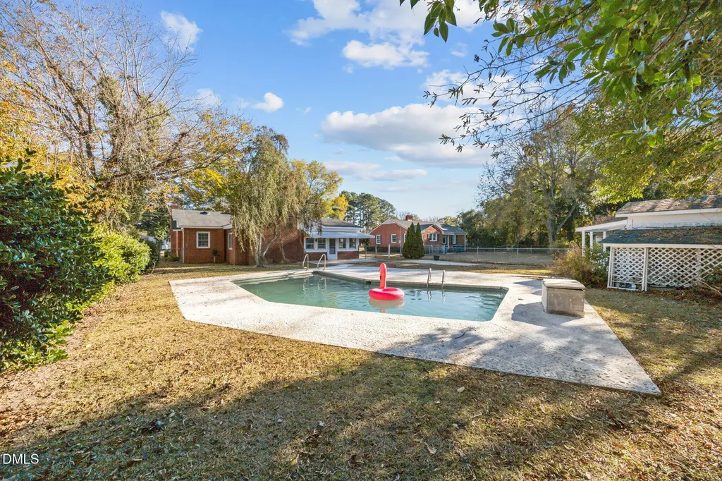 209 N Watauga Avenue Dunn NC 28334