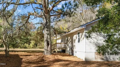 691-693 Boddie Street Henderson NC 27536