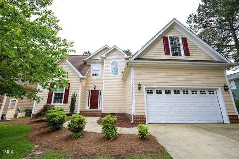 10 London Way Spring Lake NC 28390