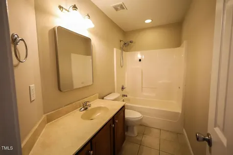10 London Way Spring Lake NC 28390