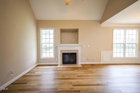 10 London Way Spring Lake NC 28390