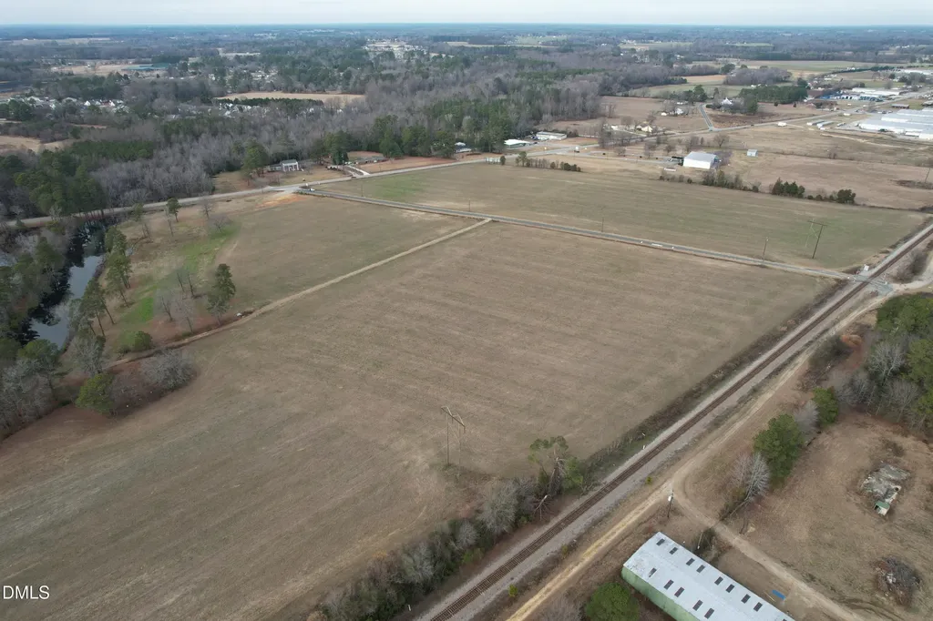 1842 N Ellis Avenue N Dunn NC 28334