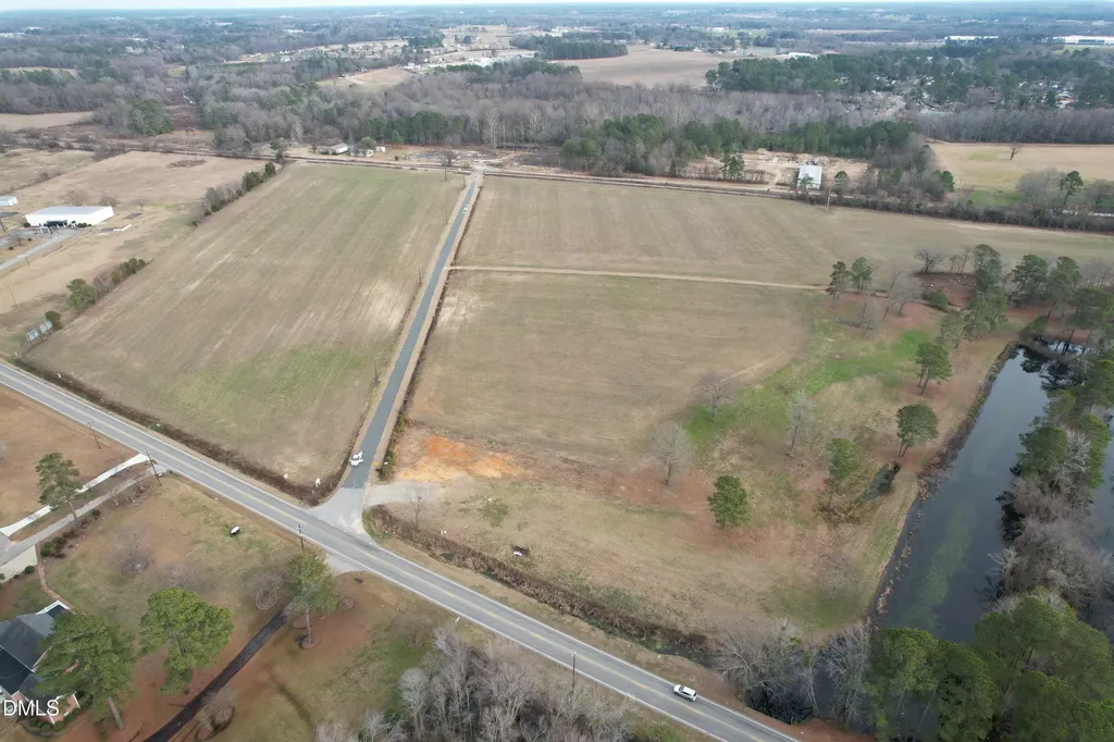 1842 N Ellis Avenue N Dunn NC 28334