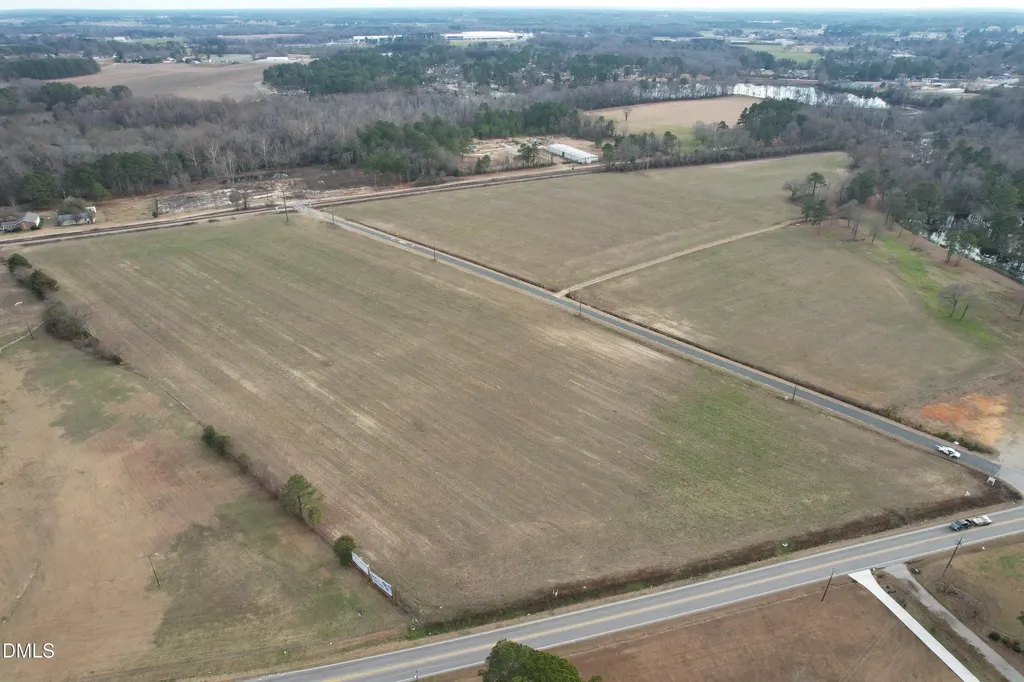 1842 N Ellis Avenue N Dunn NC 28334