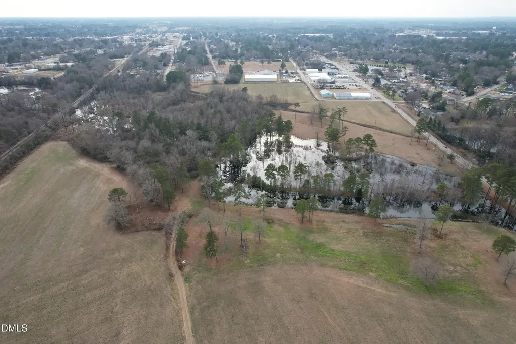 1842 N Ellis Avenue N Dunn NC 28334