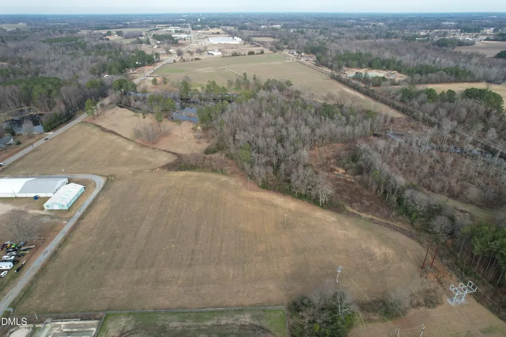 1842 N Ellis Avenue N Dunn NC 28334