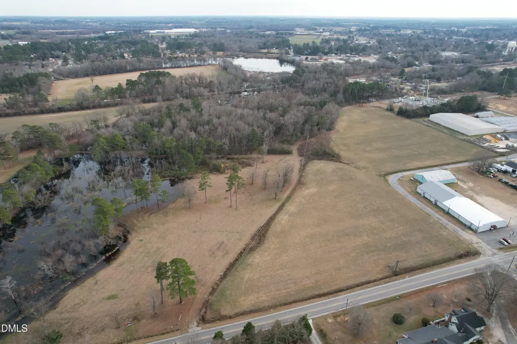 1842 N Ellis Avenue N Dunn NC 28334