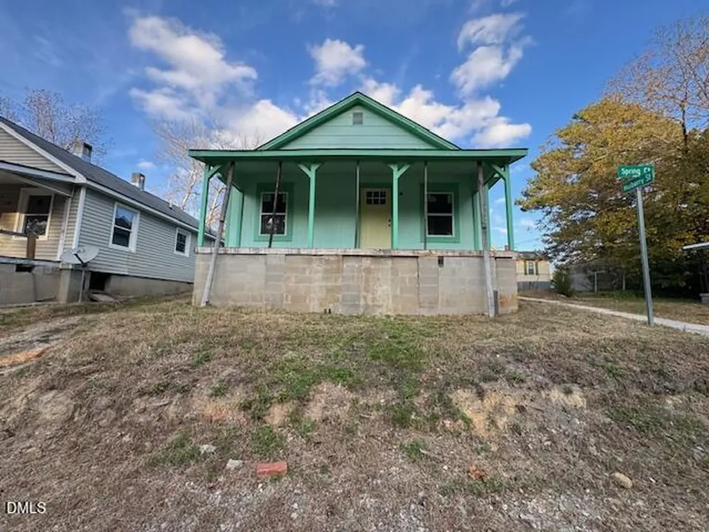 402 Spring Court Henderson NC 27536