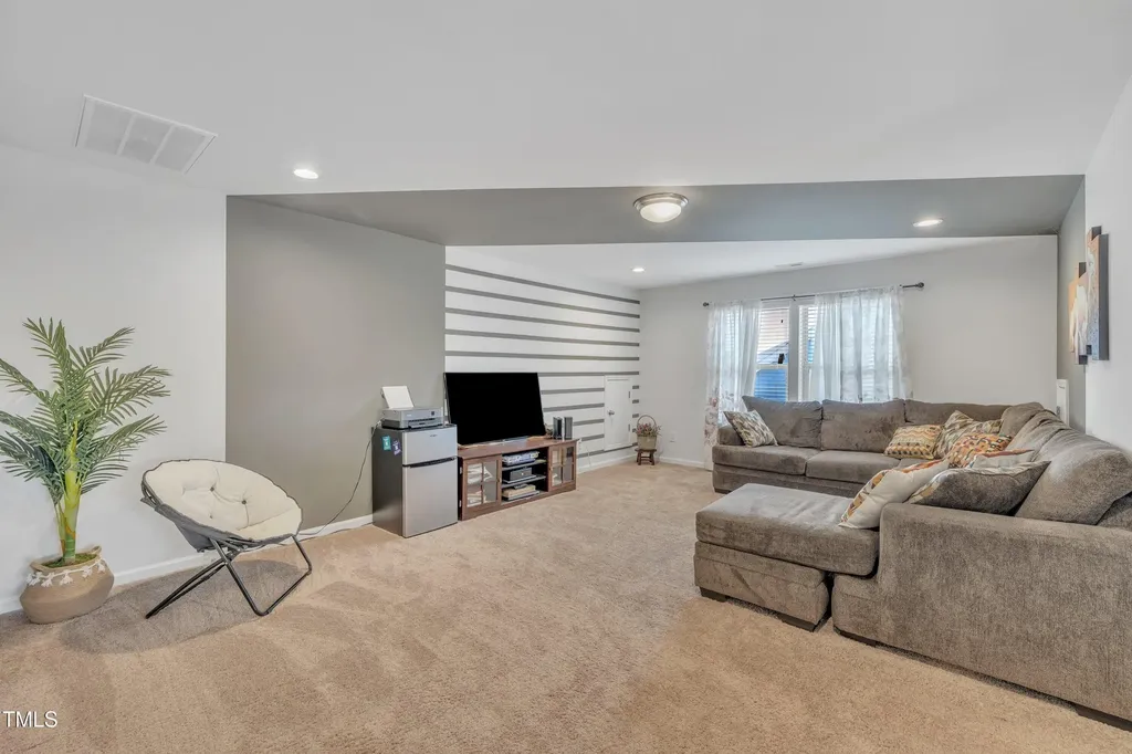 123 Carbone Lane Clayton NC 27527
